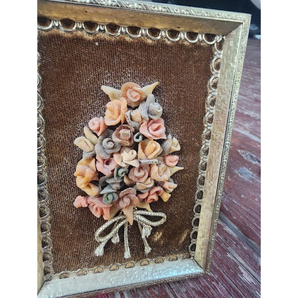 Vintage Capodimonte Gold Framed Porcelain Flower Art, Velvet Matte 5"×3" Rare - Picture 3 of 4